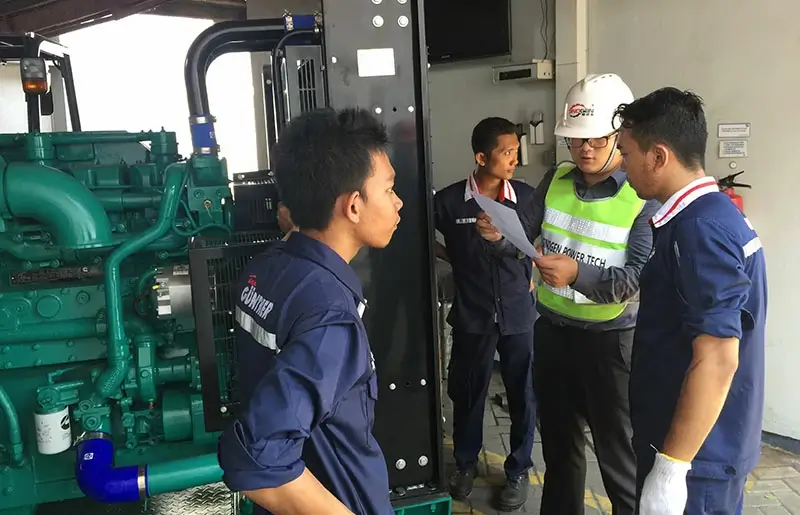 Professional And Dedicated Team-On Site service 800x515 This is a picture of EMAC talking to clients in the past.